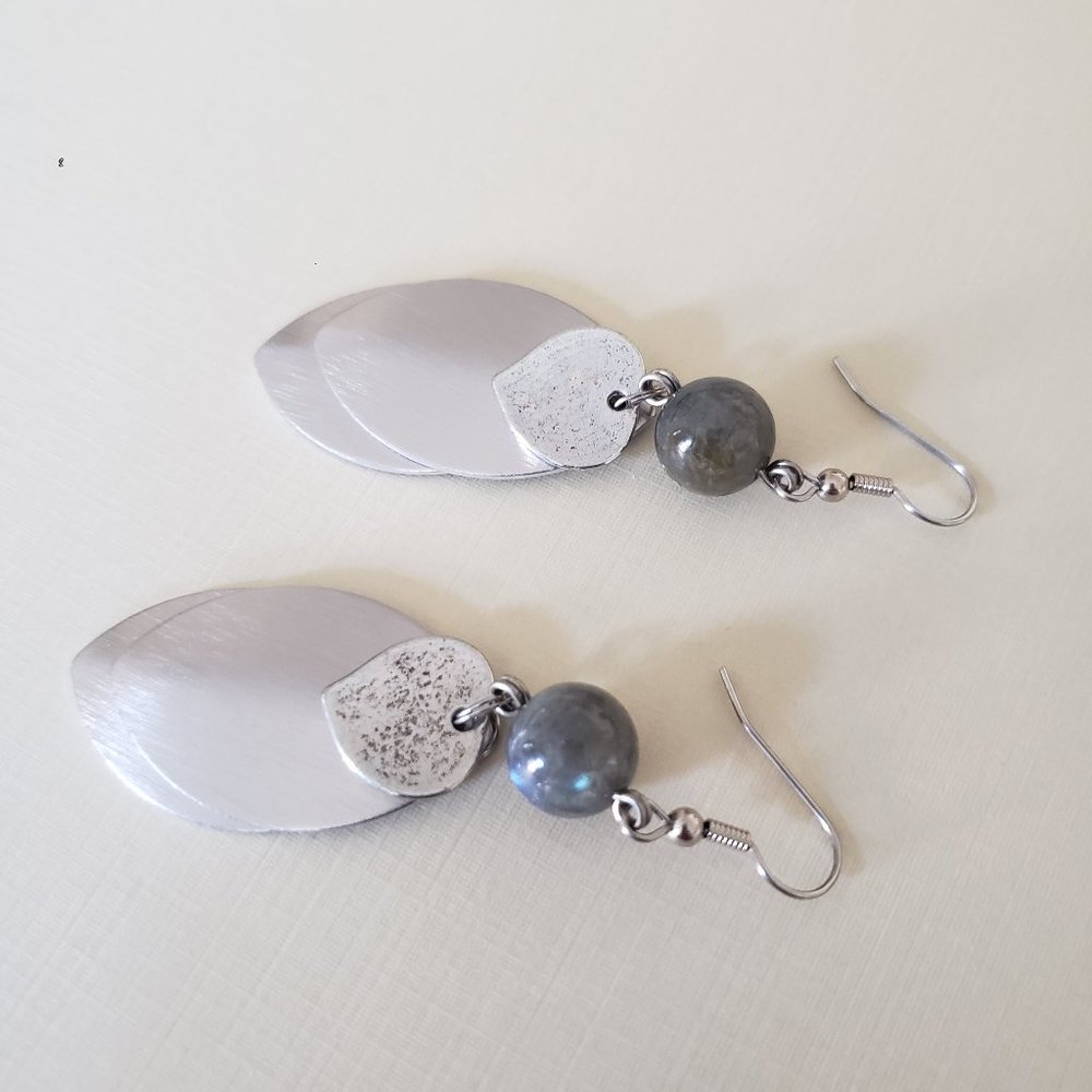 Kriaytions Silverleaf Drop Labradorite Earrings NEW